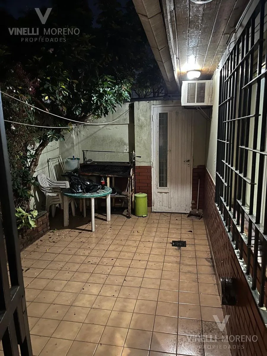 Three-room PH with patio in Temperley Oeste
