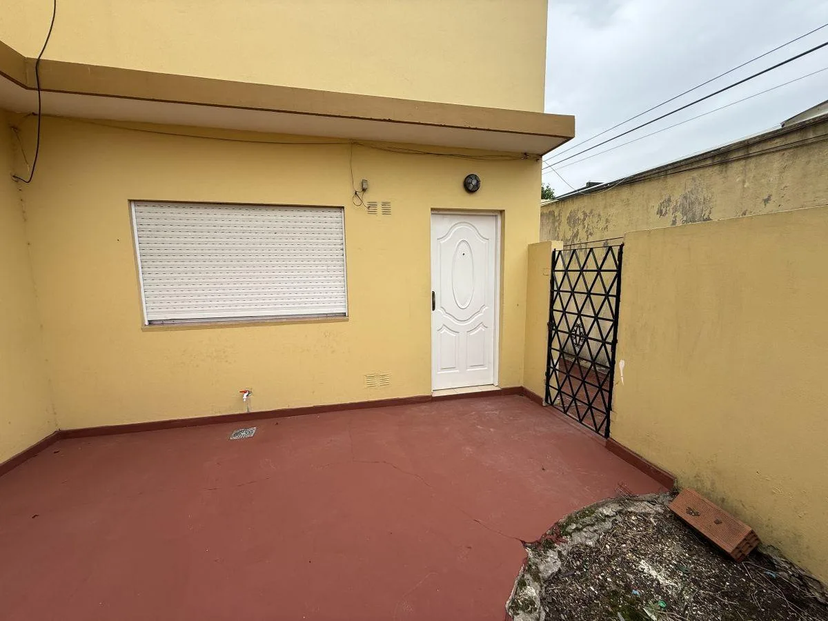 Departamento en Alquiler en Berazategui Sobre Av 14 2 Amb con Patio