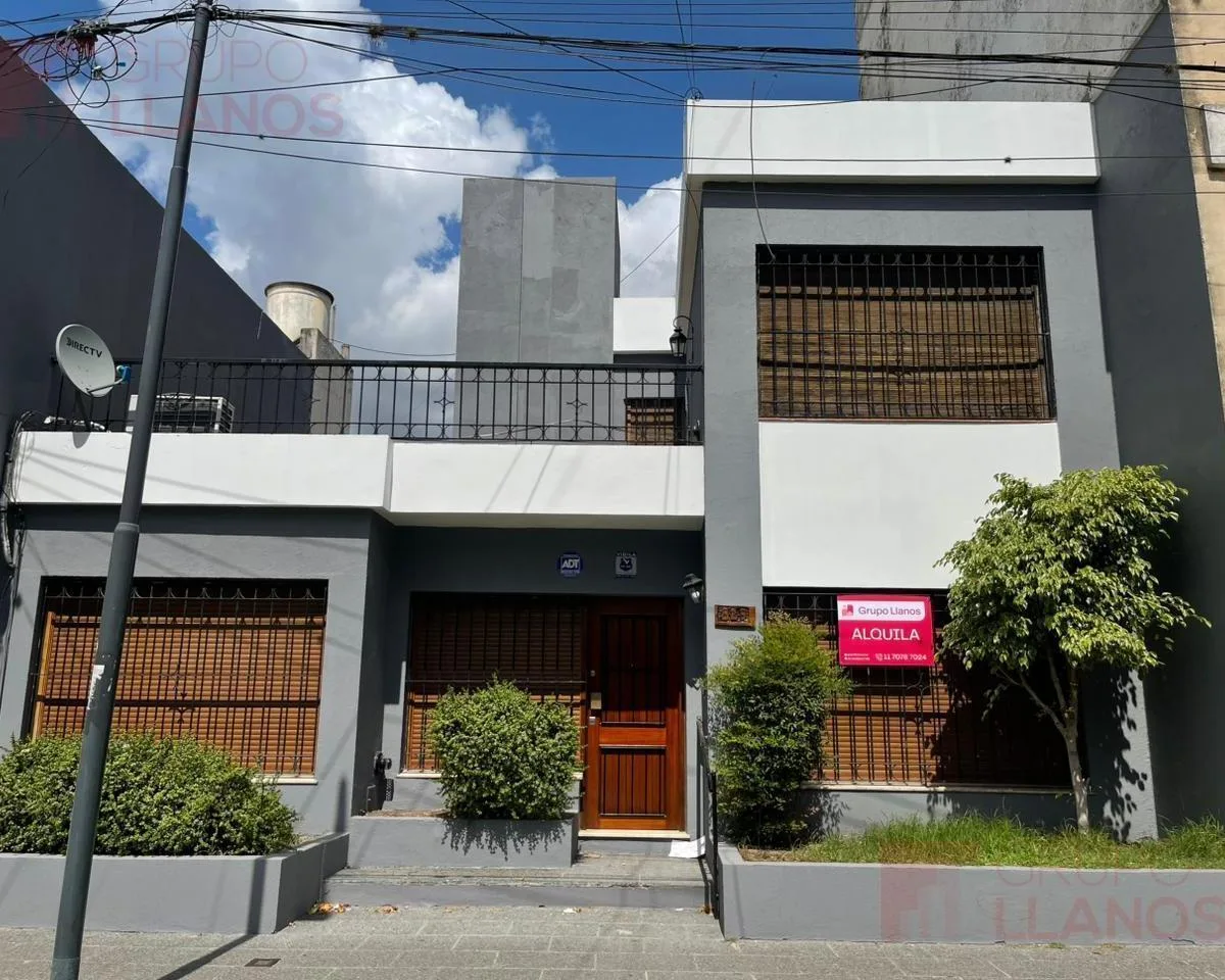 Casa de 3 dormitórios no centro de Luján