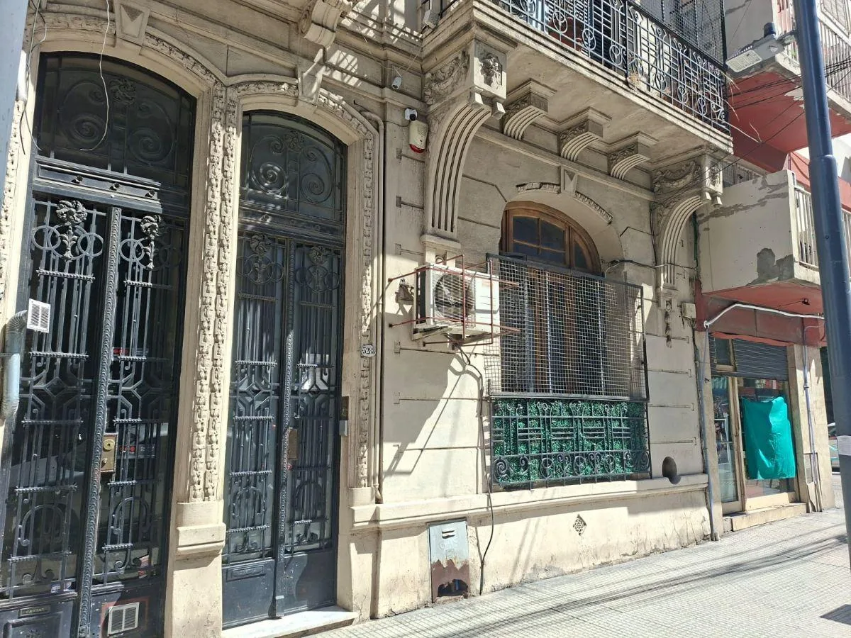 PH de seis quartos em Recoleta com entrada independente e 225 m²