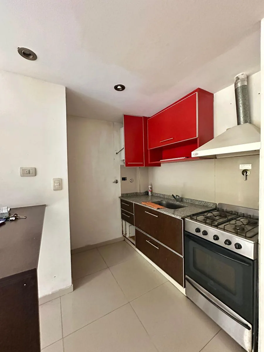 Studio apartment on Nuestra Señora del Buen Viaje in Morón