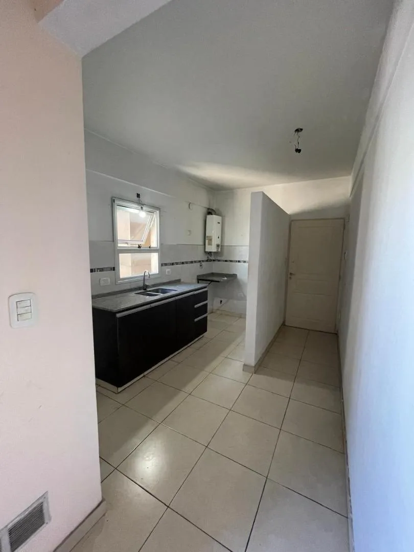 Departamento en Alquiler de 2 Ambientes en San Justo