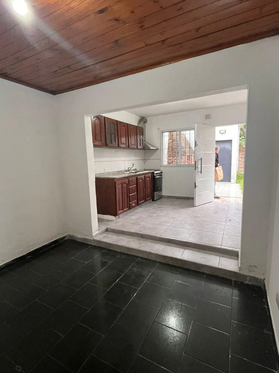 PH de 2 ambientes con cochera y jardín en Tigre