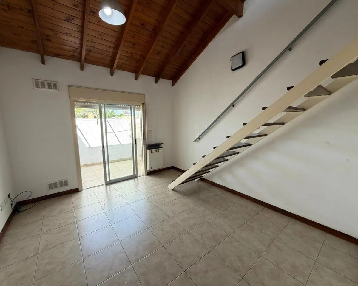One-room PH with balcony in Tres de Febrero