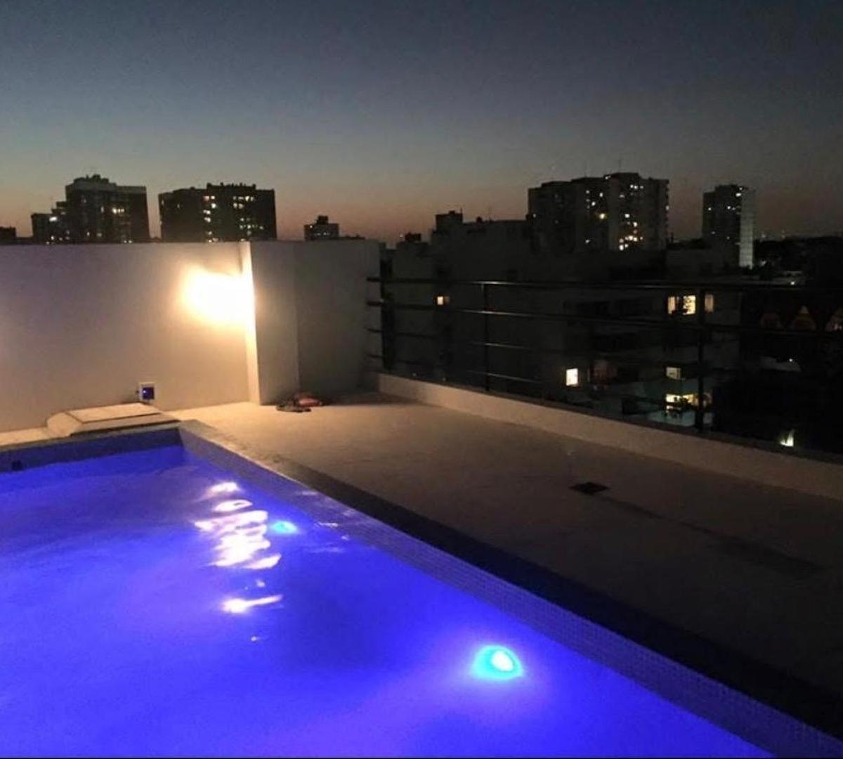 Studio mobiliado com piscina em Coghlan