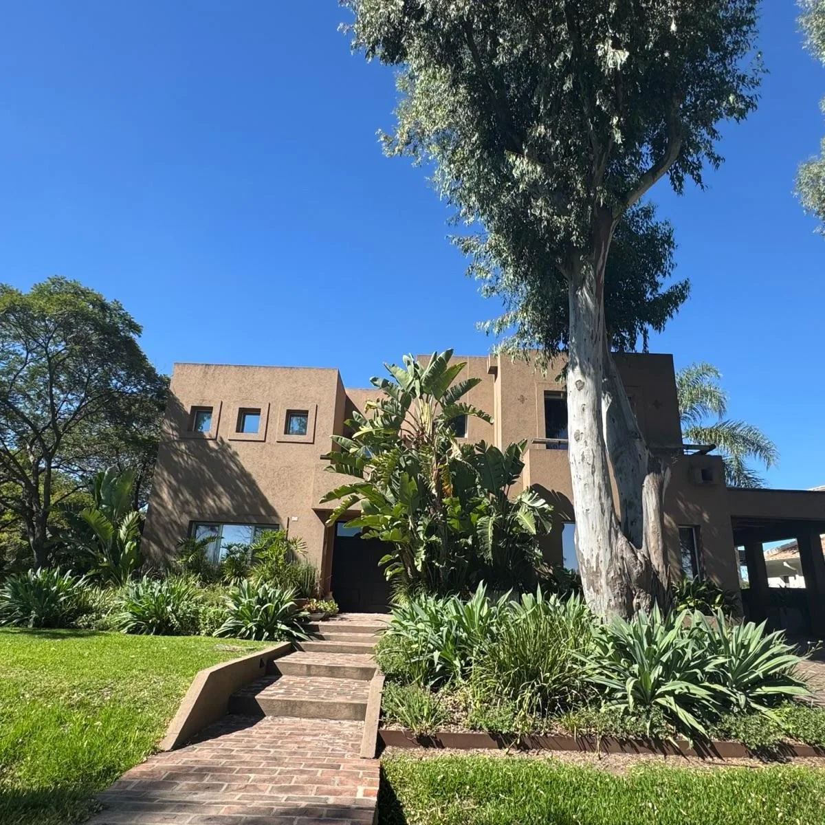Four-bedroom house in Laguna del Sol, Tigre