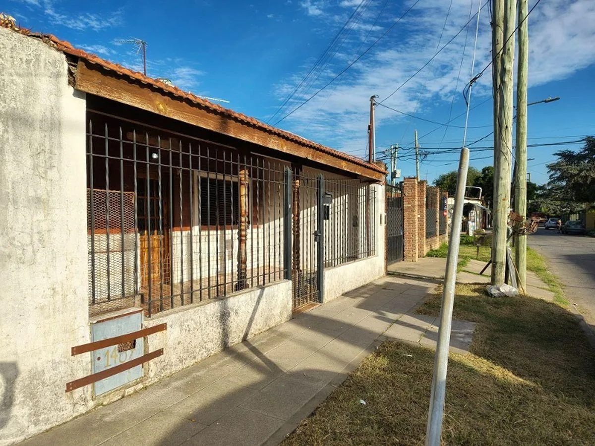 Casa en Alquiler - S/calle Bradley en Burzaco