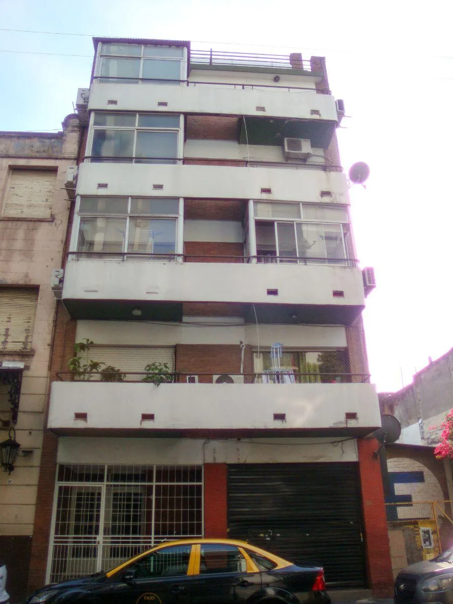 Studio apartment with balcony in San Telmo