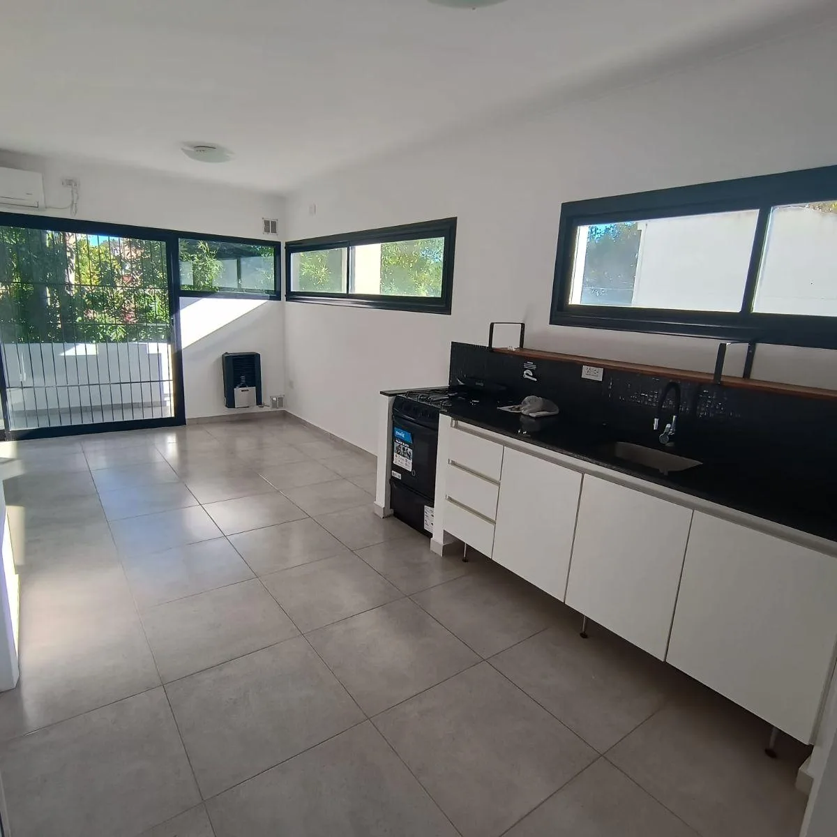 Квартира-студия в La Plata на Av. 1 и 37