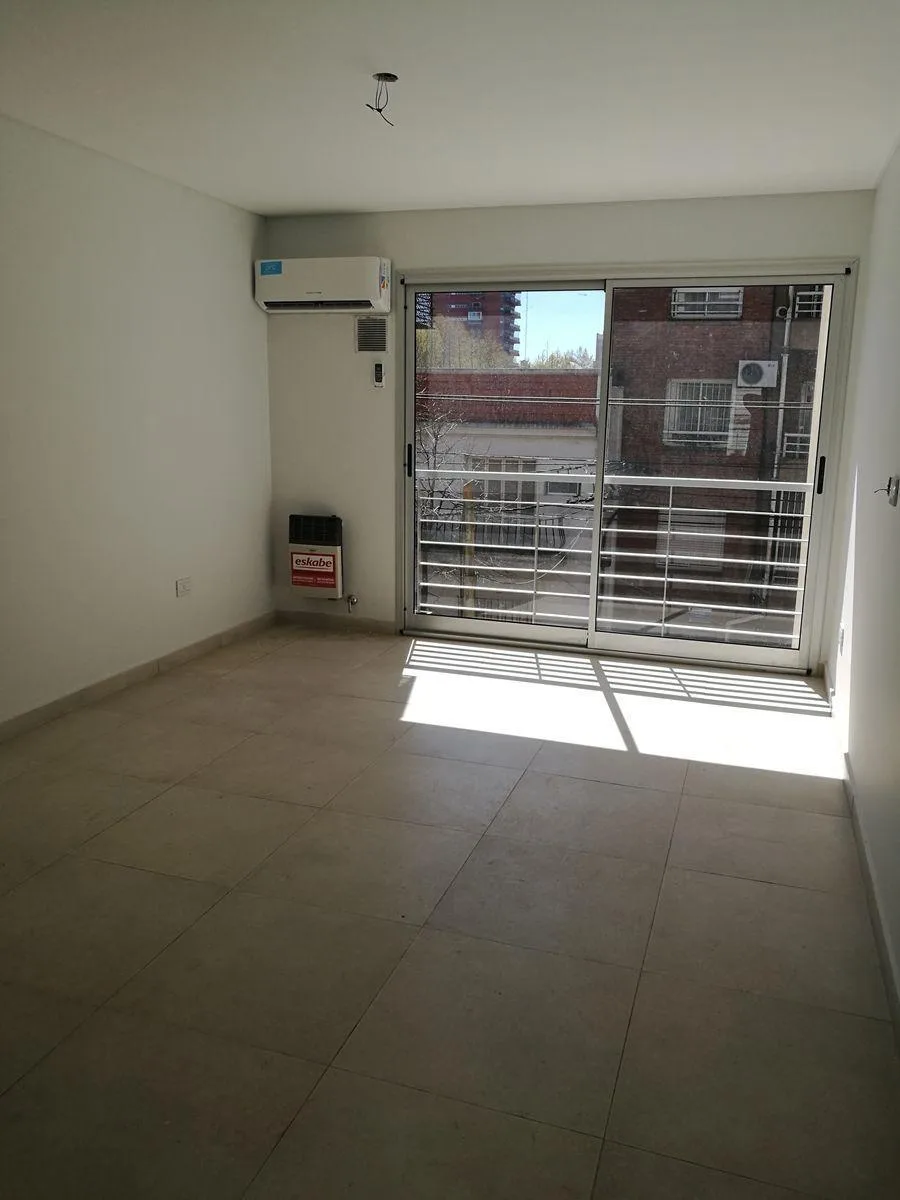 Apartamento de dois ambientes com vaga de garagem em San Fernando