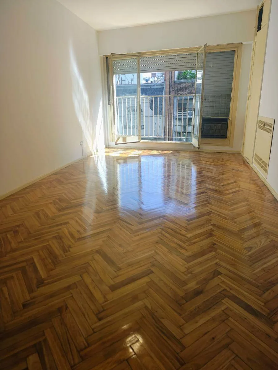 Studio apartment in Recoleta, street-facing