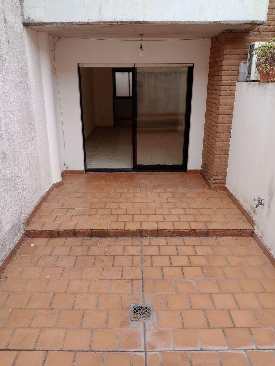 Departamento de 2 ambientes en planta baja con patio en San Fernando Centro