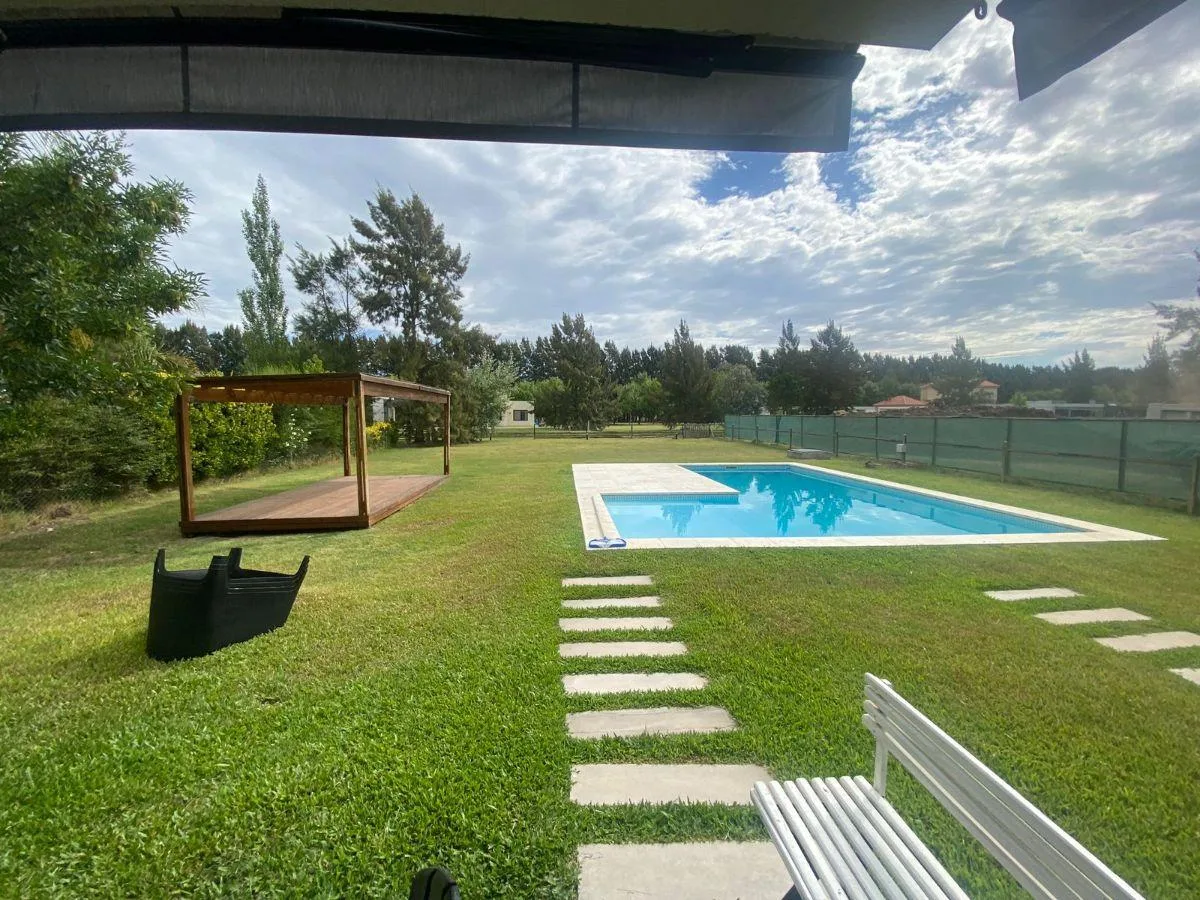 Four-bedroom house in Miralagos