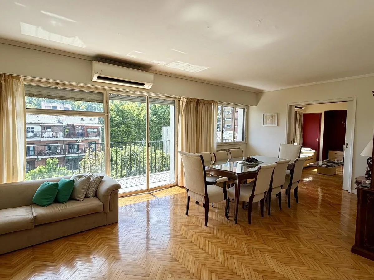 Apartamento mobiliado com 3 dormitórios e dependência em Belgrano