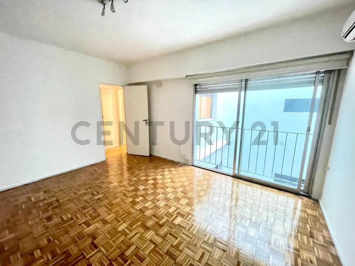 Two-room apartment in Recoleta near the faculties area