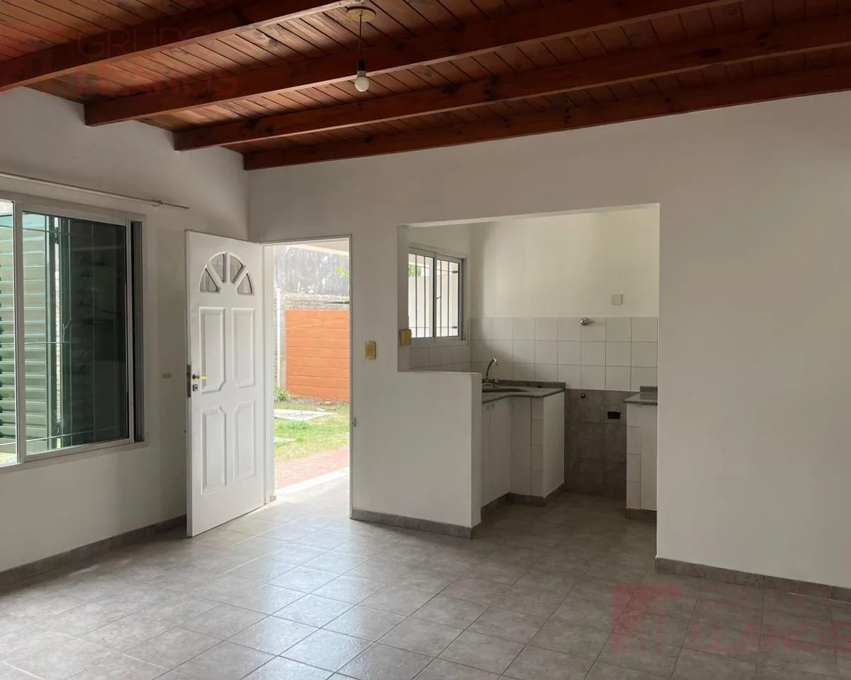 Departamento de 2 ambientes en alquiler en Luján (Barrio Lanusse)