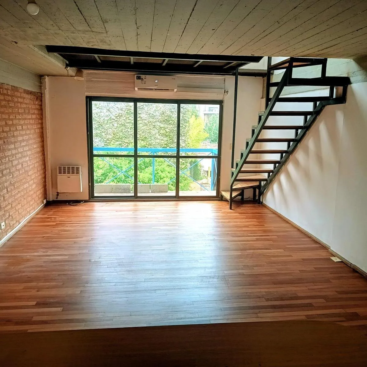 Duplex two-room and a half apartment with covered parking in San Isidro