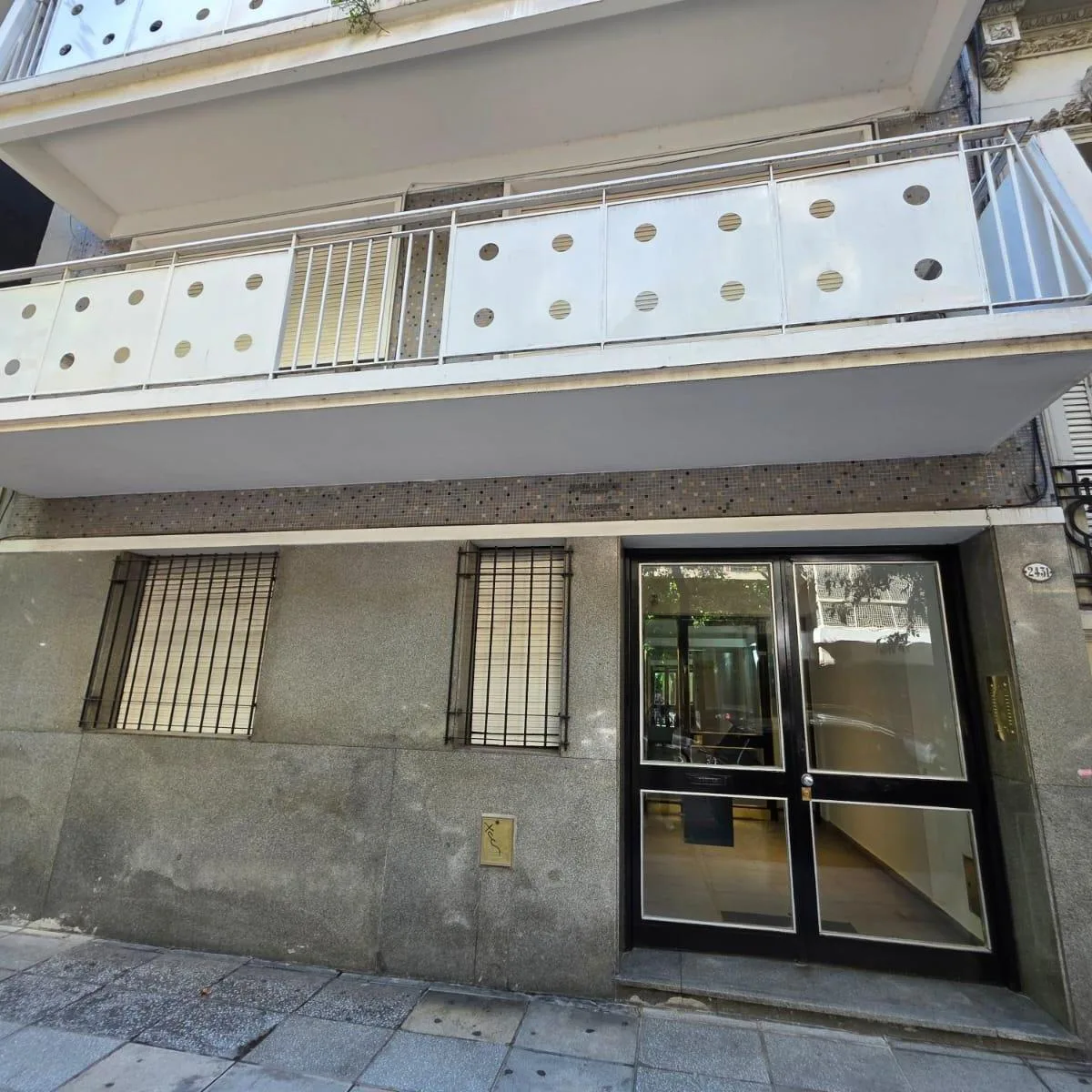 Kitnet em Palermo com pátio na área térrea
