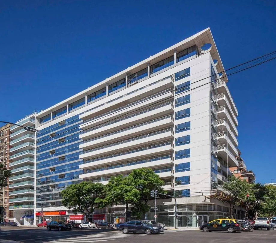 Kitnet de 42 m² com vaga fixa e terraço na sacada em Belgrano