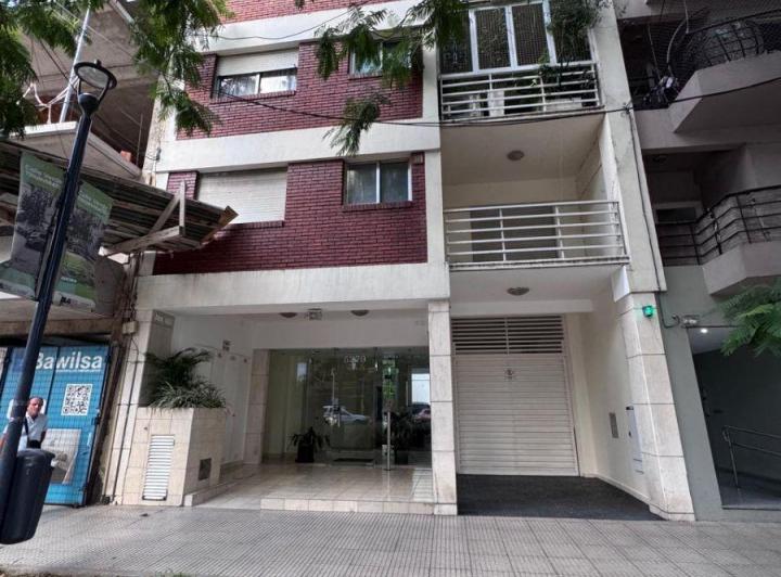 Two-room half-floor apartment in Villa Urquiza
