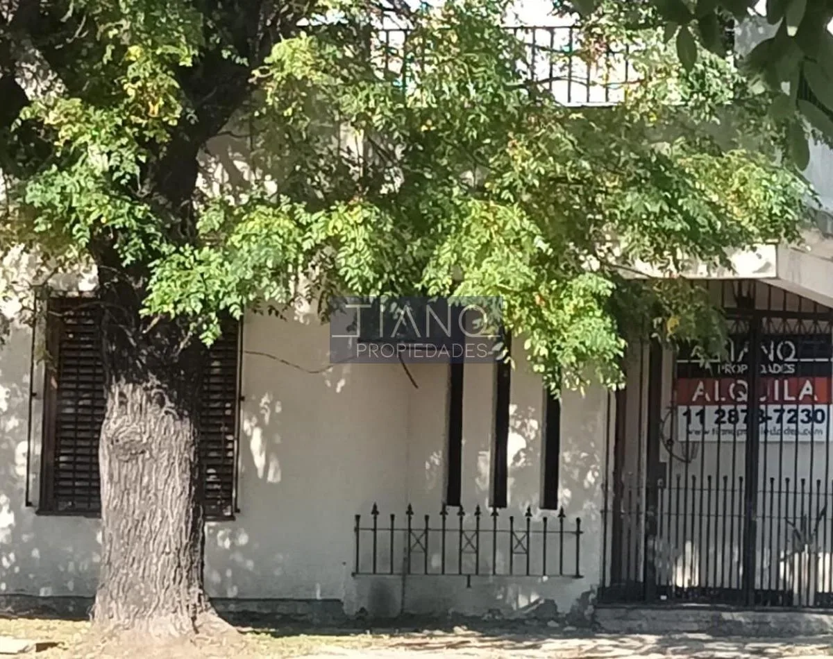 Casa de 3 ambientes com terraço em Avellaneda