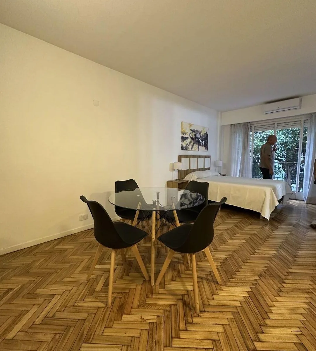 Studio mobiliado com varanda