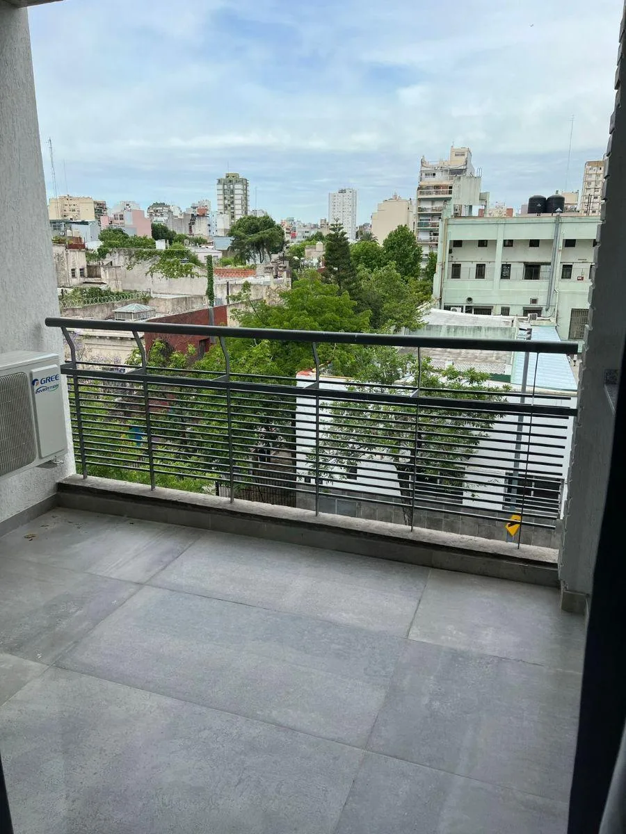 Studio apartment with balcony in Palermo