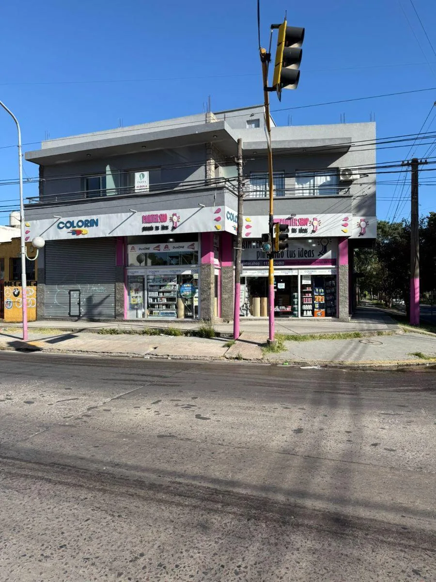 Departamento Dos Ambientes en Alquiler en El Cruce de Varela con Cochera