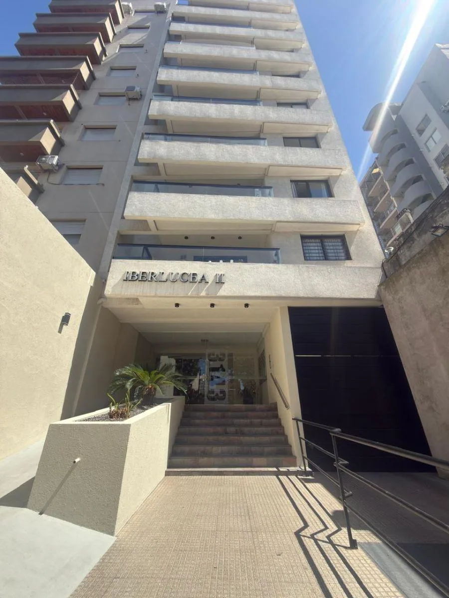 Departamento de 2 ambientes con pileta en Lanús Oeste