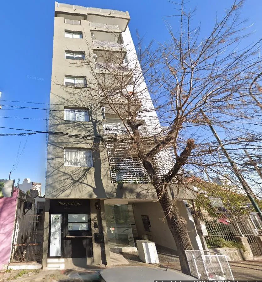Studio apartment on 44 and 25 in La Plata