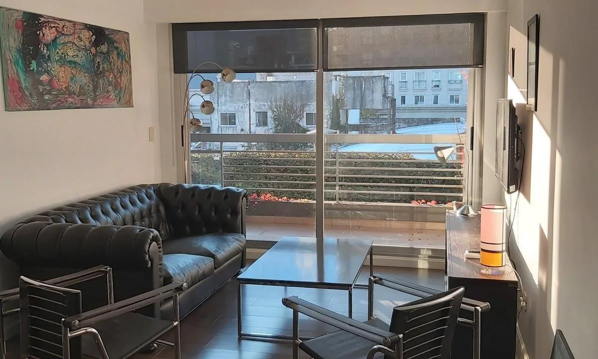 Двухкомнатная квартира с 1 спальней в Núñez с балконом и парковочным местом