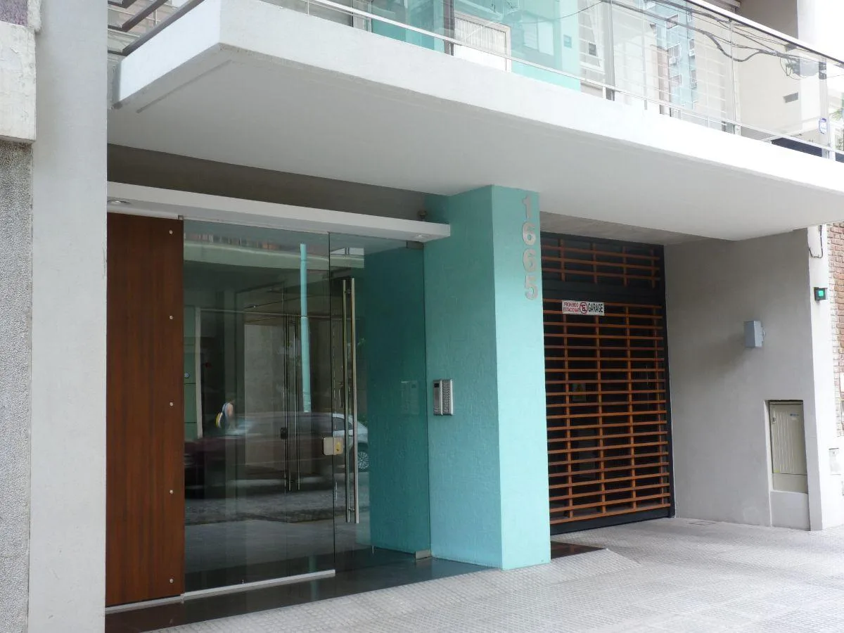 Departamento de 2 ambientes al frente con balcón aterrazado en Núñez