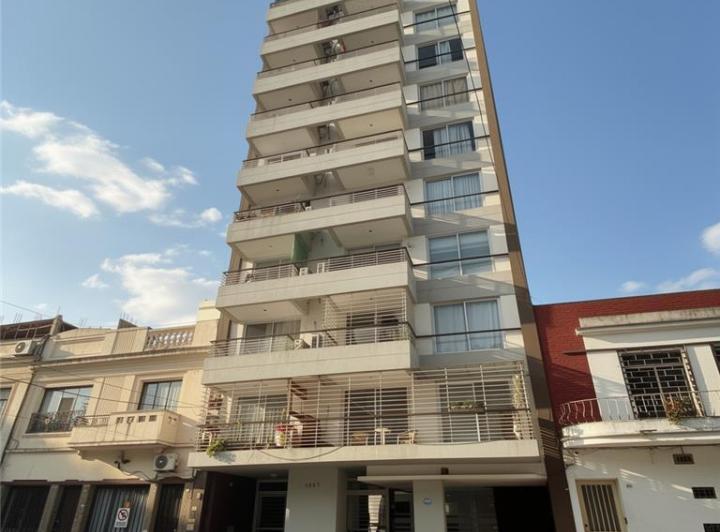 Monoambiente divisible con balcón en Villa Urquiza