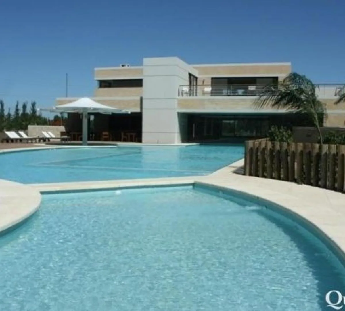 Three-bedroom pent-house apartment in Tigre (Nordelta)