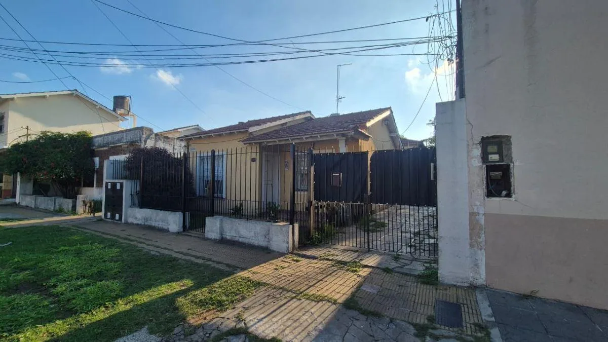 Two-bedroom duplex apartment in Lomas de Zamora