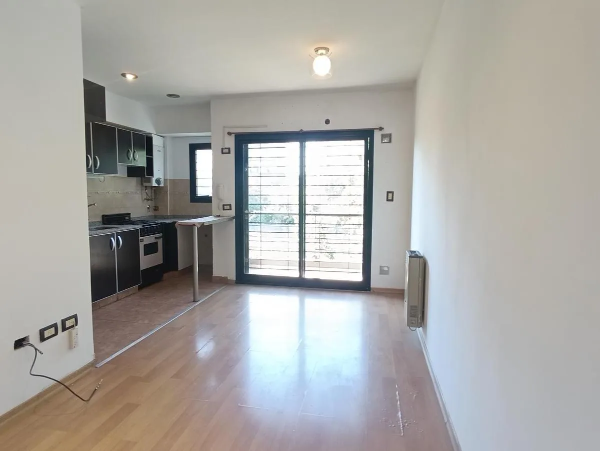 Two-room apartment in Haedo, Morón