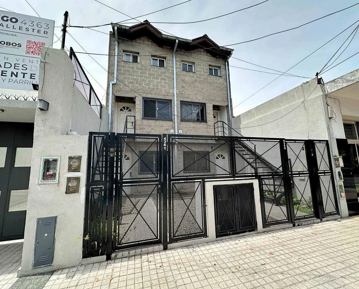 Two-room apartment with patio in General San Martín