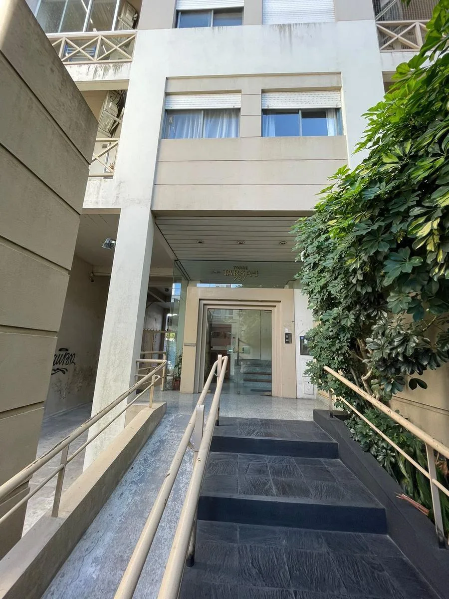 Apartamento de 1 quarto com varanda em La Plata