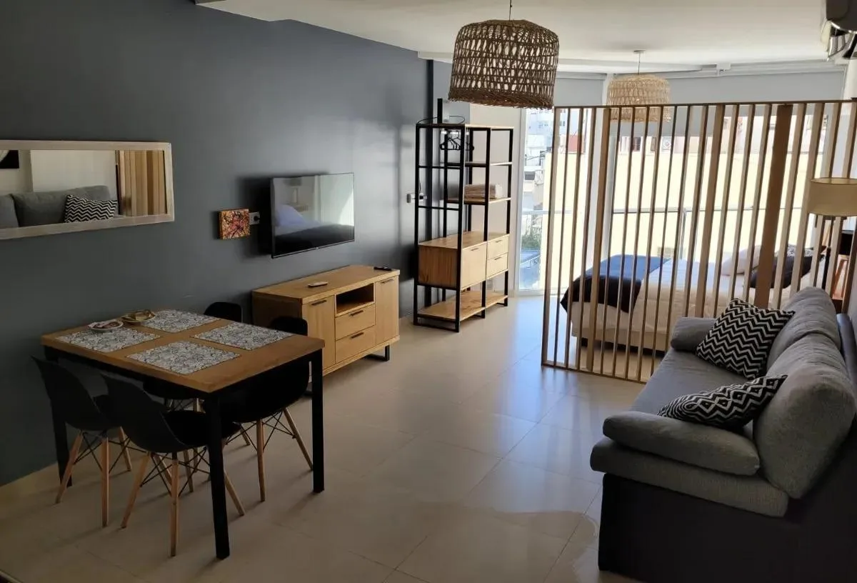 Квартира-студия в аренду в Monserrat