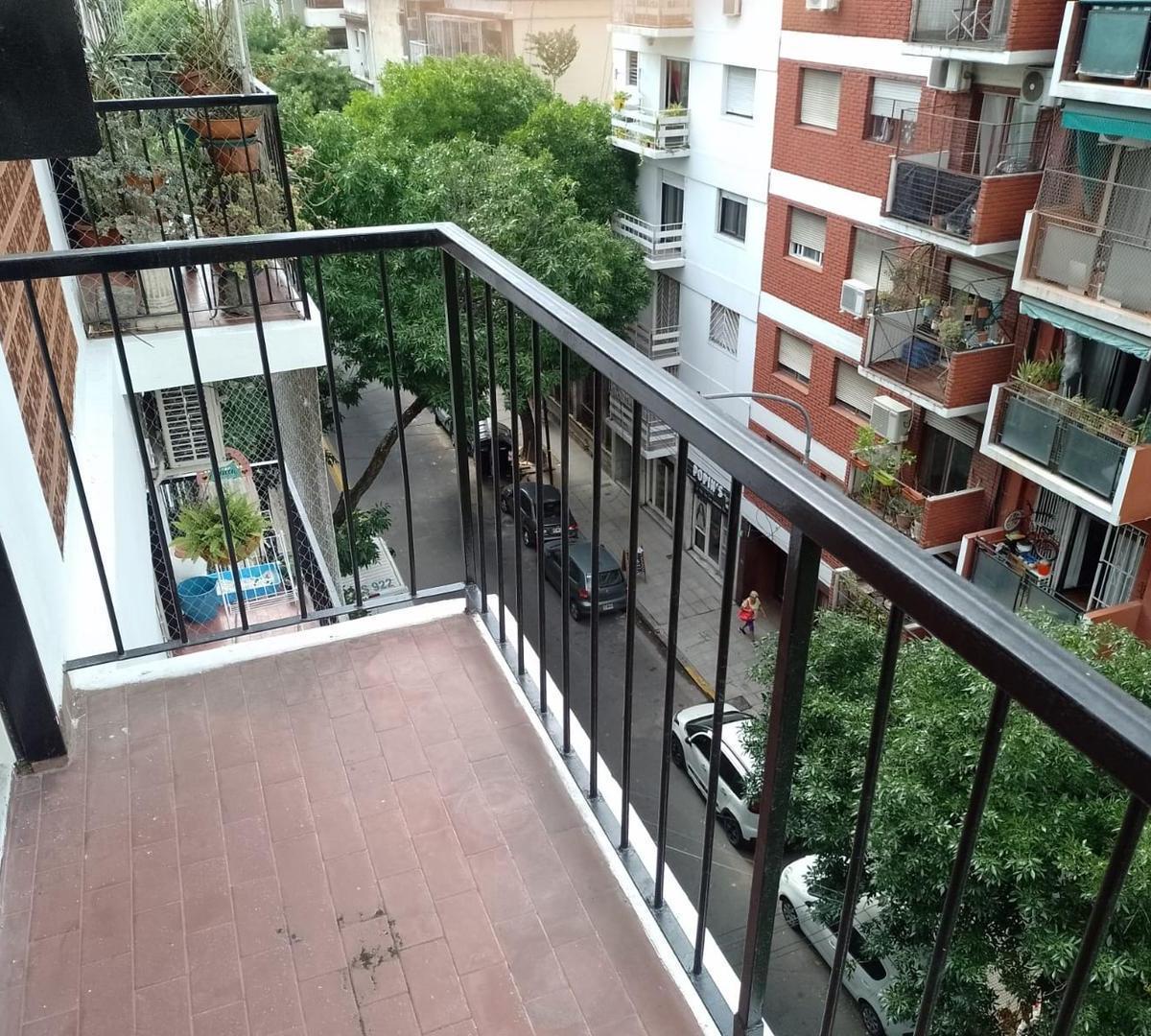Departamento de 2 ambientes con balcón en Almagro