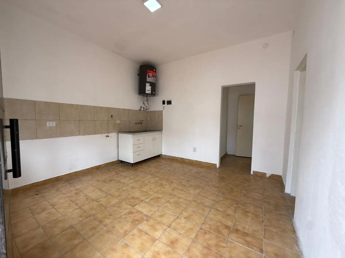 Departamento 2 Ambientes con Patio Compartido - Alquiler Monte Grande