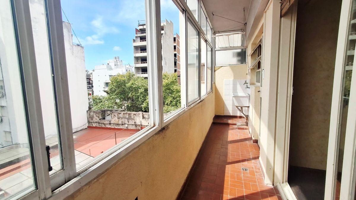 Departamento de 2 ambientes con balcón en Almagro