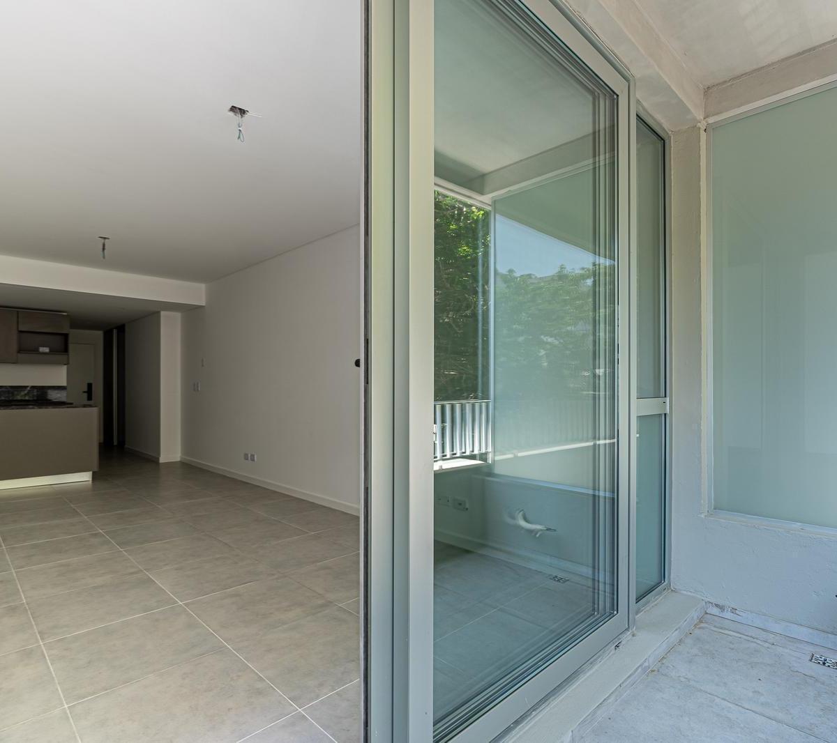 Front-facing studio apartment in Belgrano