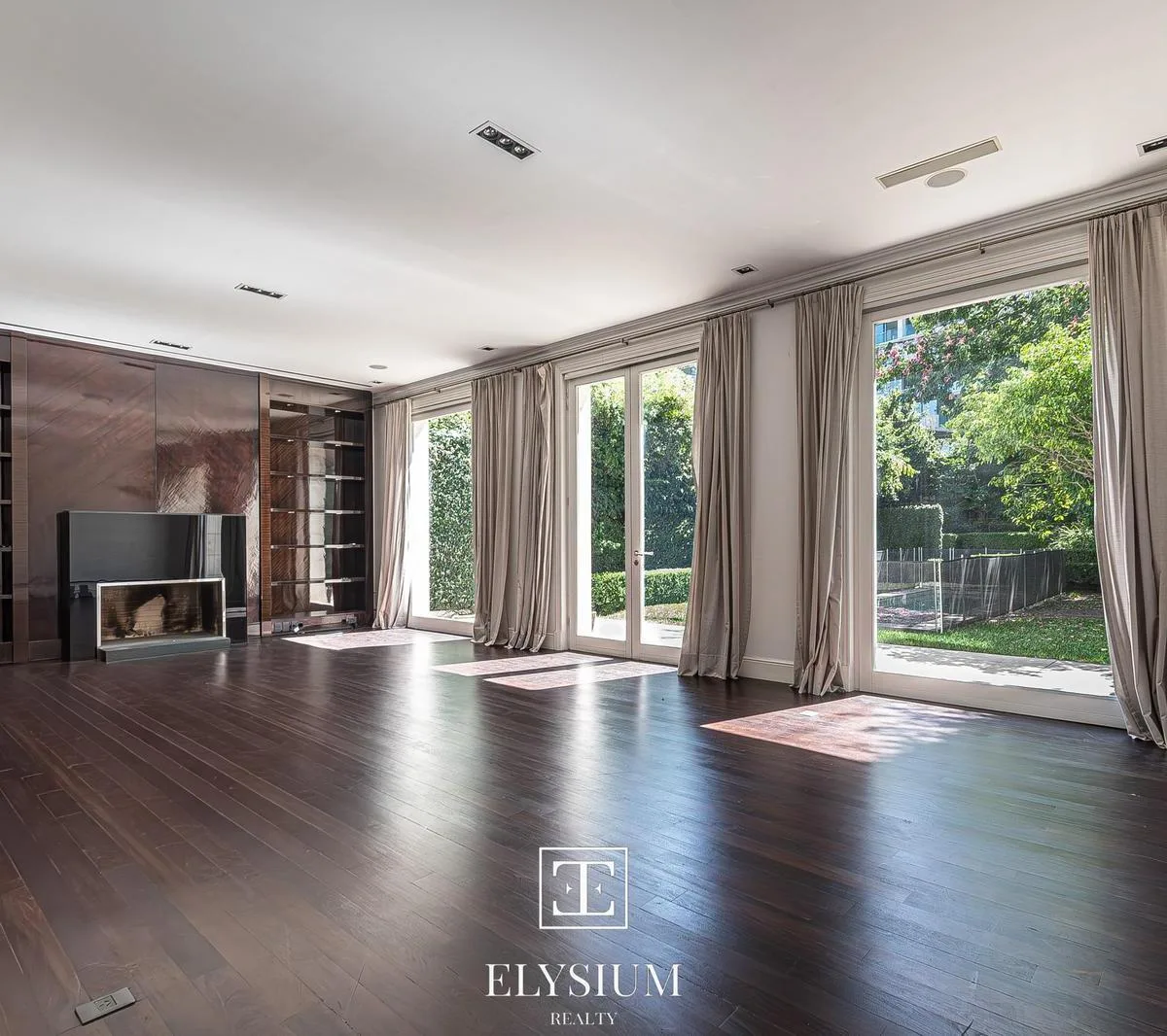 Oportunidad Alquiler Casa a Nuevo en Barrio Parque, 760 m&sup2; con Jardín y Pileta!