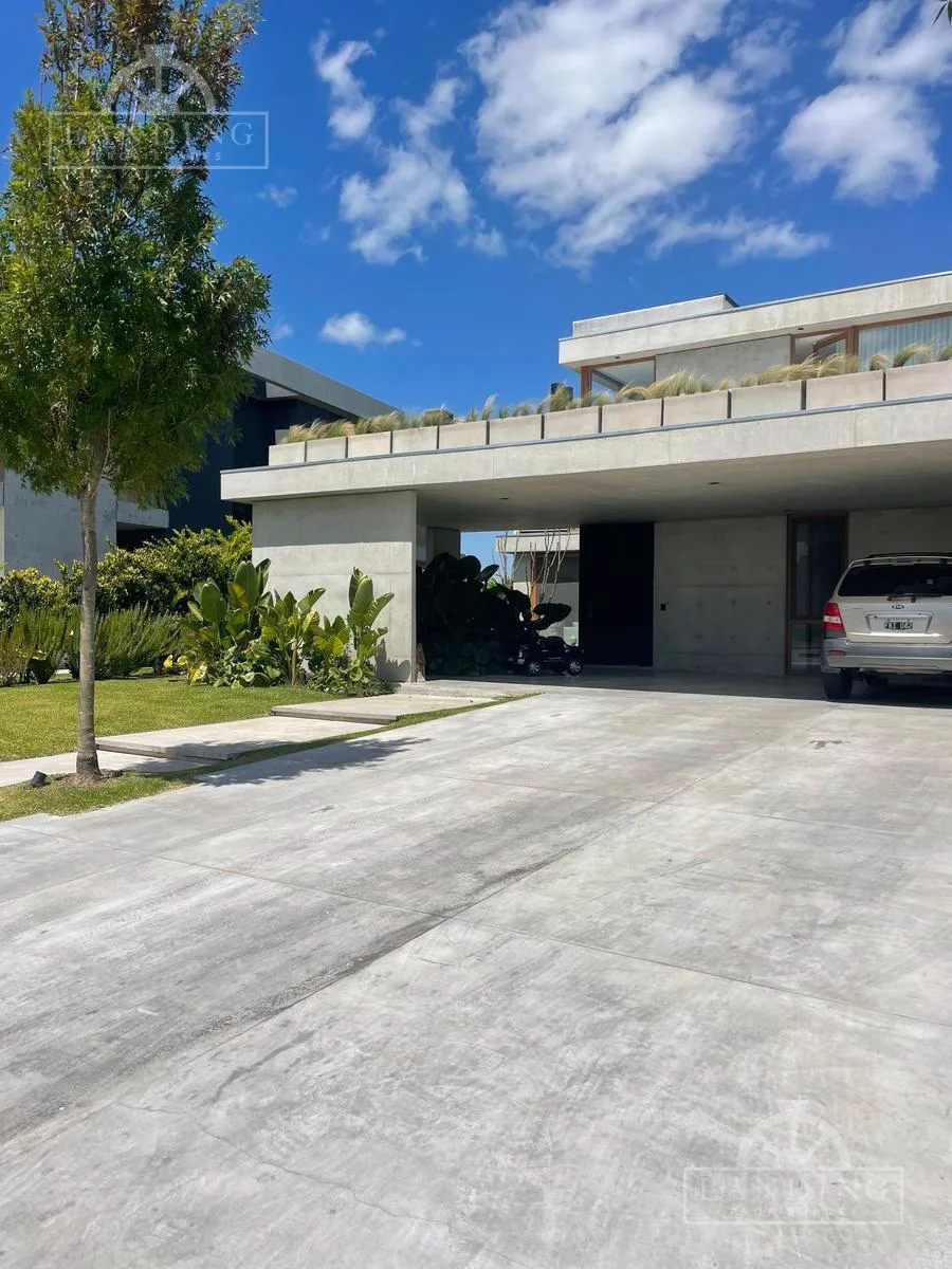 Four-bedroom house in Virazón, Nordelta