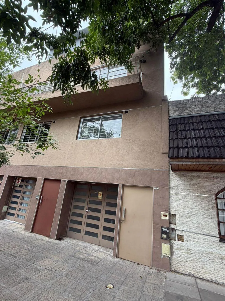 PH de três ambientes com terraço em Mataderos