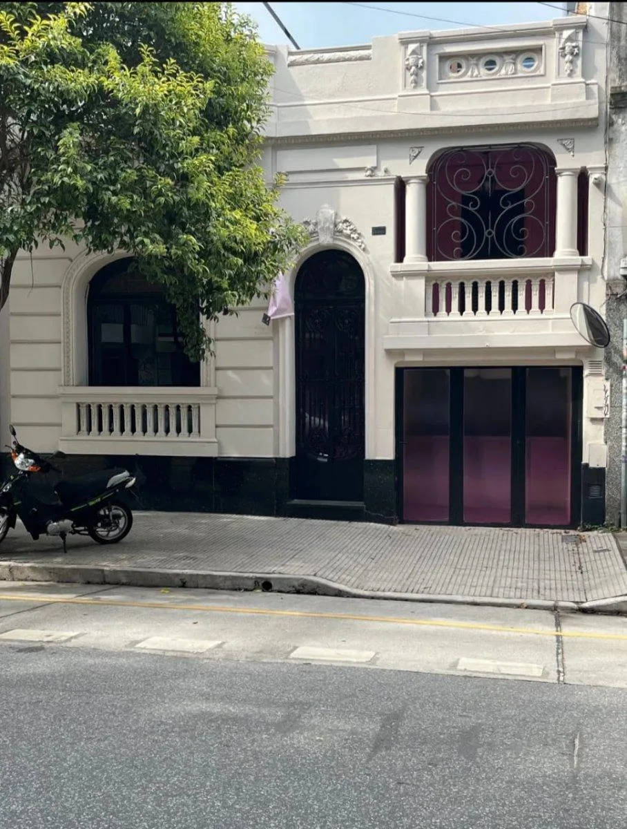 Дом с 4 спальнями в Palermo