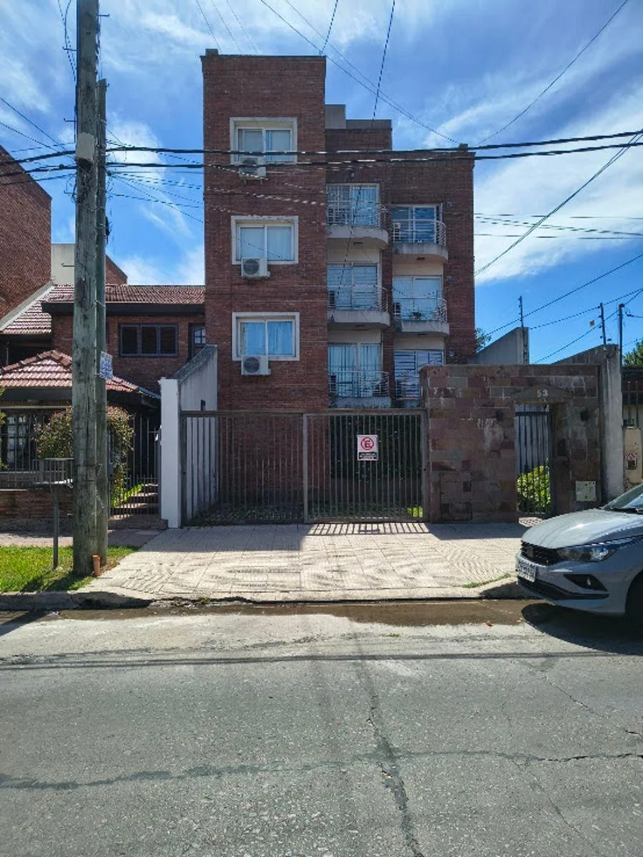 Departamento de 2 ambientes con balcón en Morón