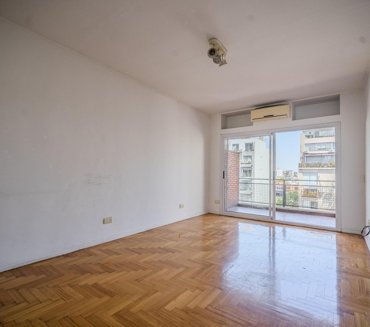 Two-bedroom apartment with terrace and parking in Colegiales
