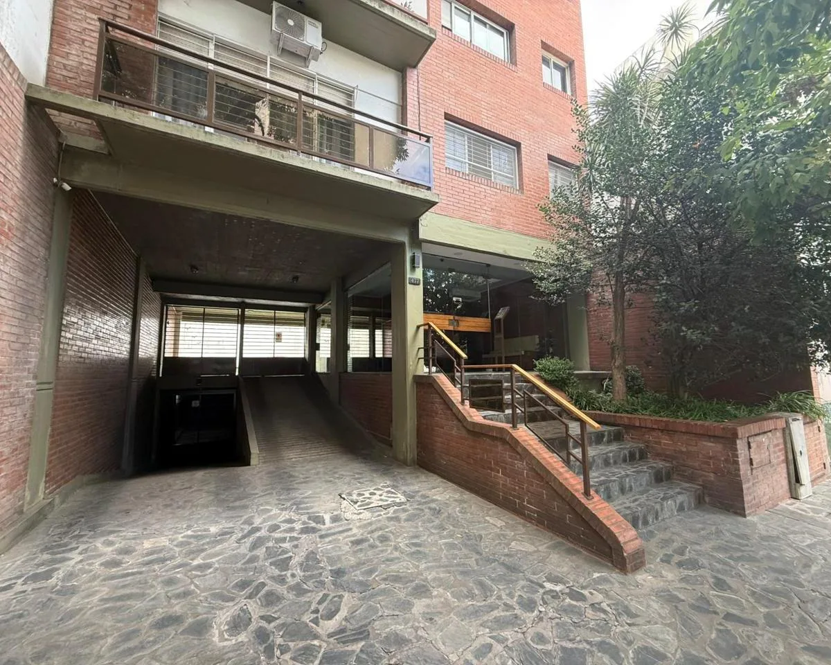 Apartamento de 3 dormitórios com garagem dupla em La Plata